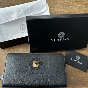 VERSACE LA MEDUSA CONTINENTAL WALLET